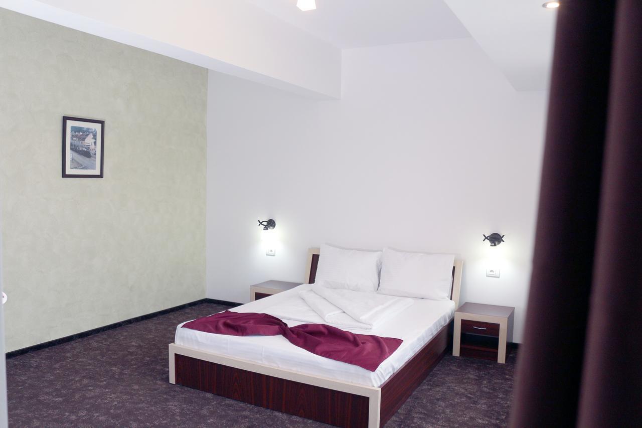 סיגישוארה Hotel Restaurant Imperial מראה חיצוני תמונה
